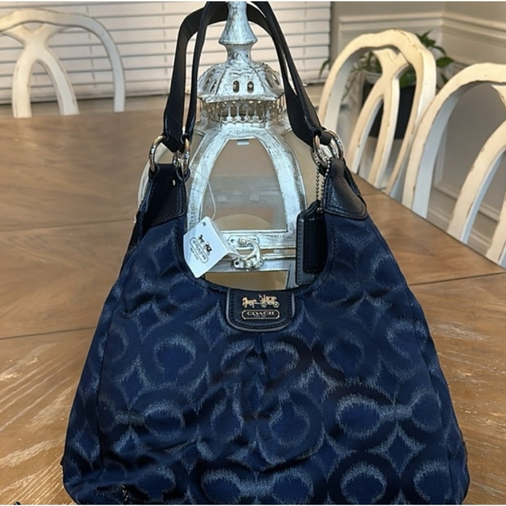 Coach Madison Maggie Op art shoulder bag. NWT